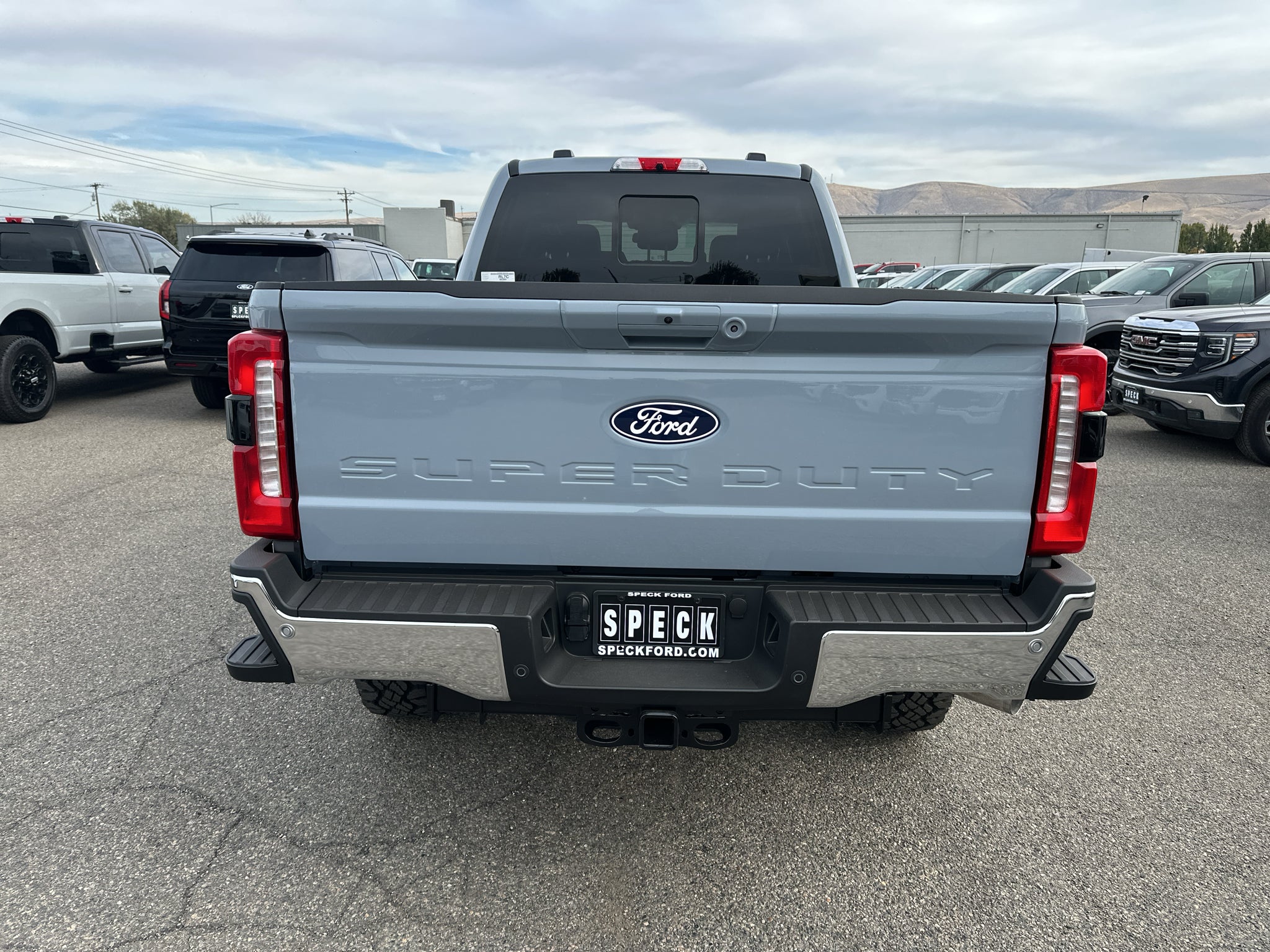 2027 Ford F-250 LARIAT 4WD Crew Cab 6.75' Box