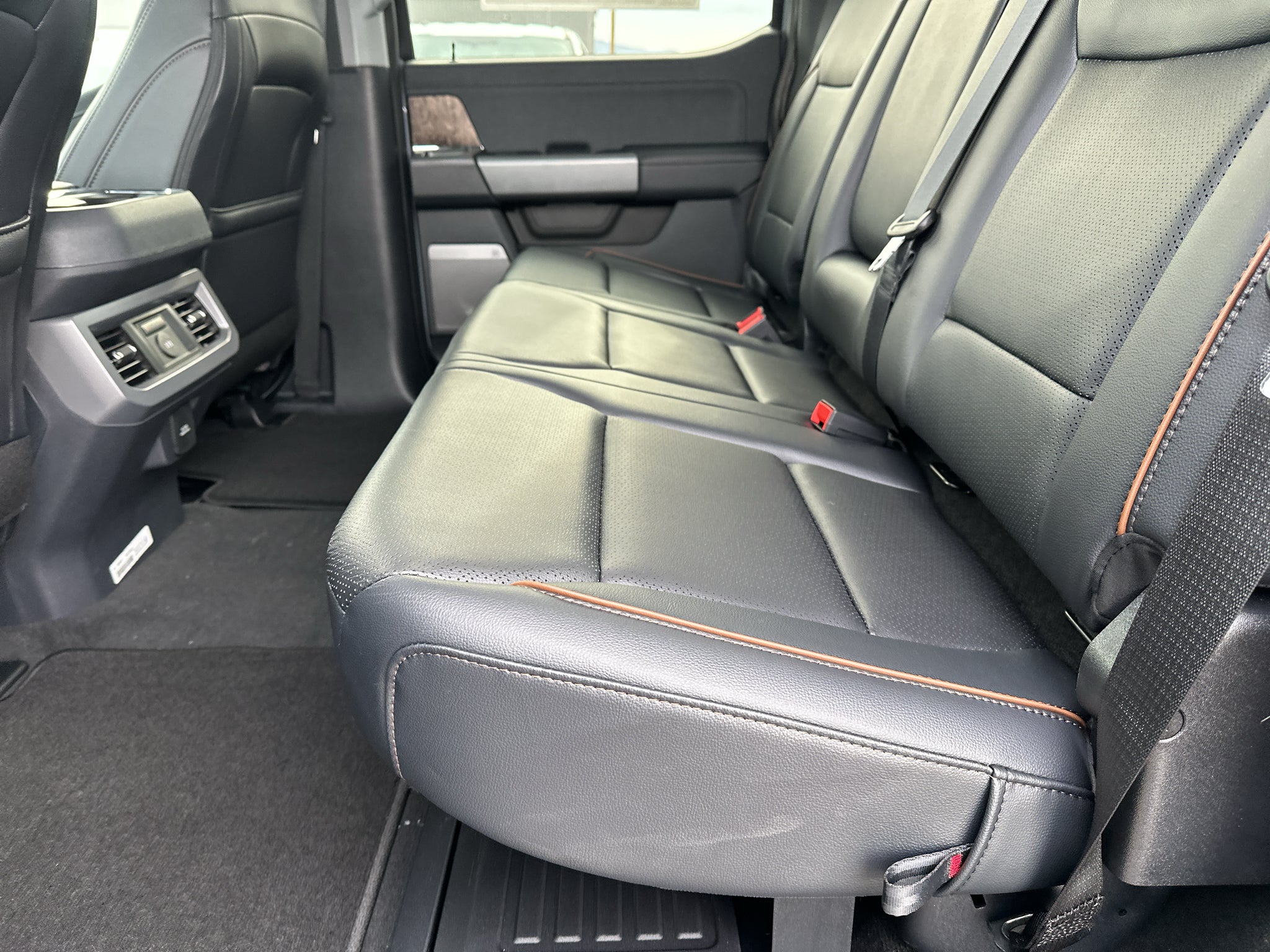 2027 Ford F-250 LARIAT 4WD Crew Cab 6.75' Box