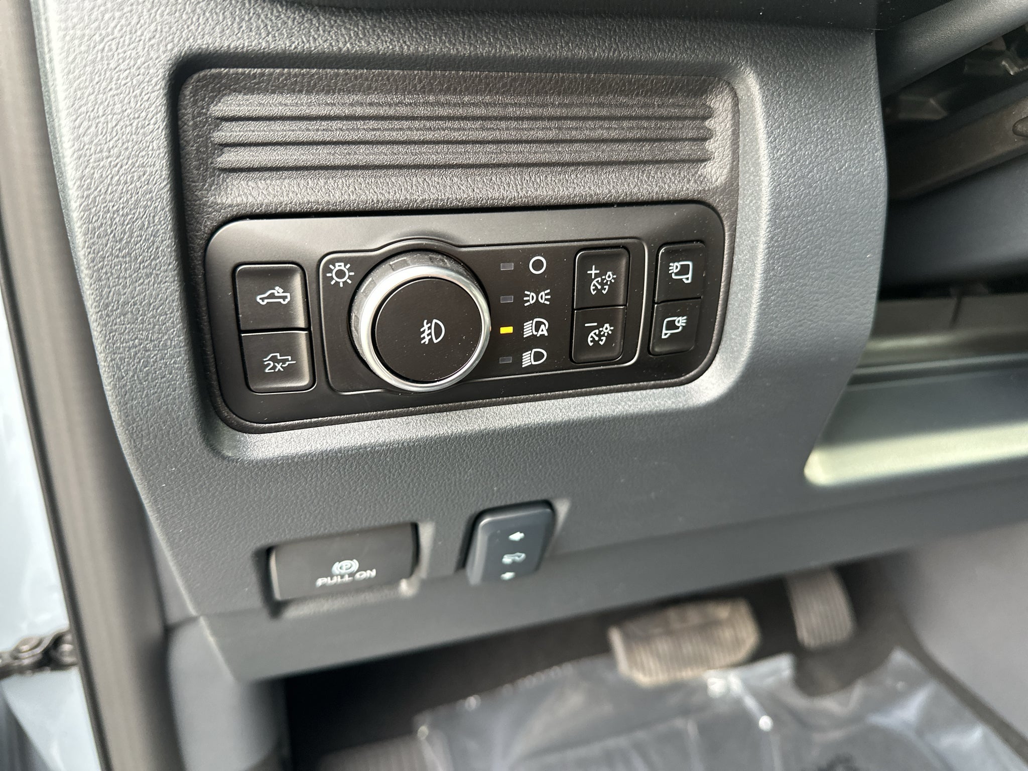 2027 Ford F-250 LARIAT 4WD Crew Cab 6.75' Box
