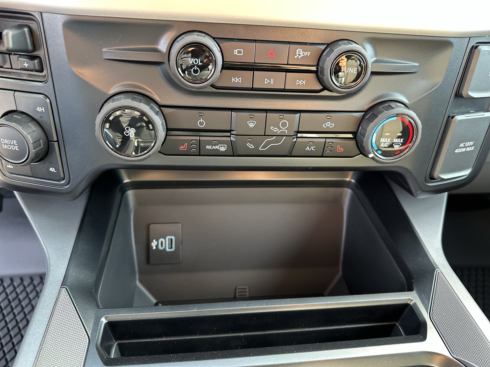 2027 Ford F-250 XLT 4WD Crew Cab 6.75' Box