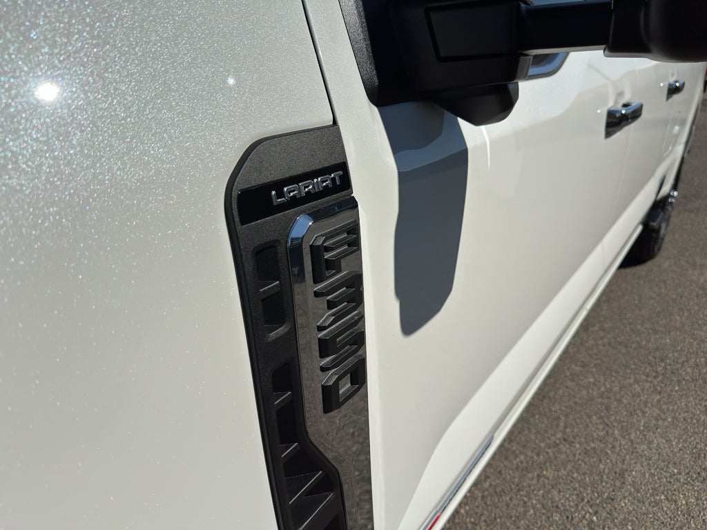 2026 Ford F-350 LARIAT 4WD Crew Cab 6.75' Box