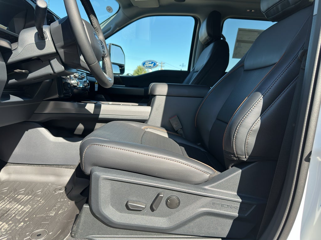 2026 Ford F-350 LARIAT 4WD Crew Cab 6.75' Box