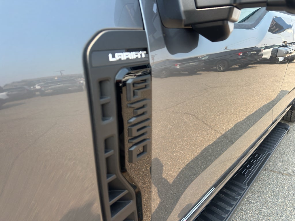 2026 Ford F-350 LARIAT 4WD Crew Cab 6.75' Box