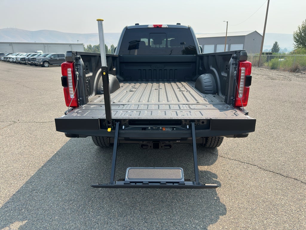 2026 Ford F-350 LARIAT 4WD Crew Cab 6.75' Box