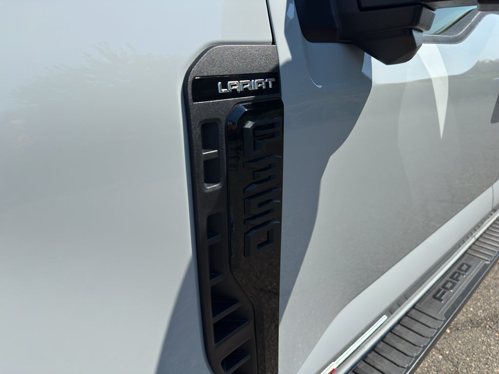 2026 Ford F-350 LARIAT 4WD Crew Cab 6.75' Box