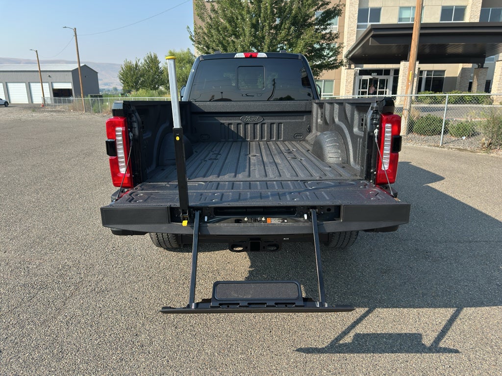 2026 Ford F-350 LARIAT 4WD Crew Cab 6.75' Box