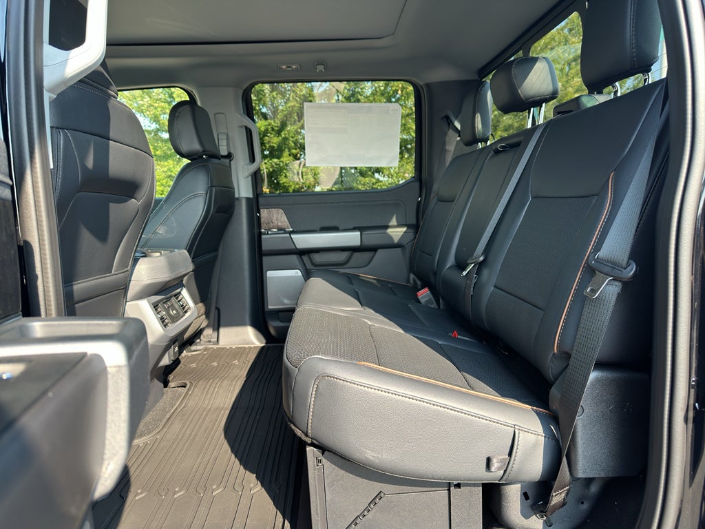 2026 Ford F-350 LARIAT 4WD Crew Cab 6.75' Box