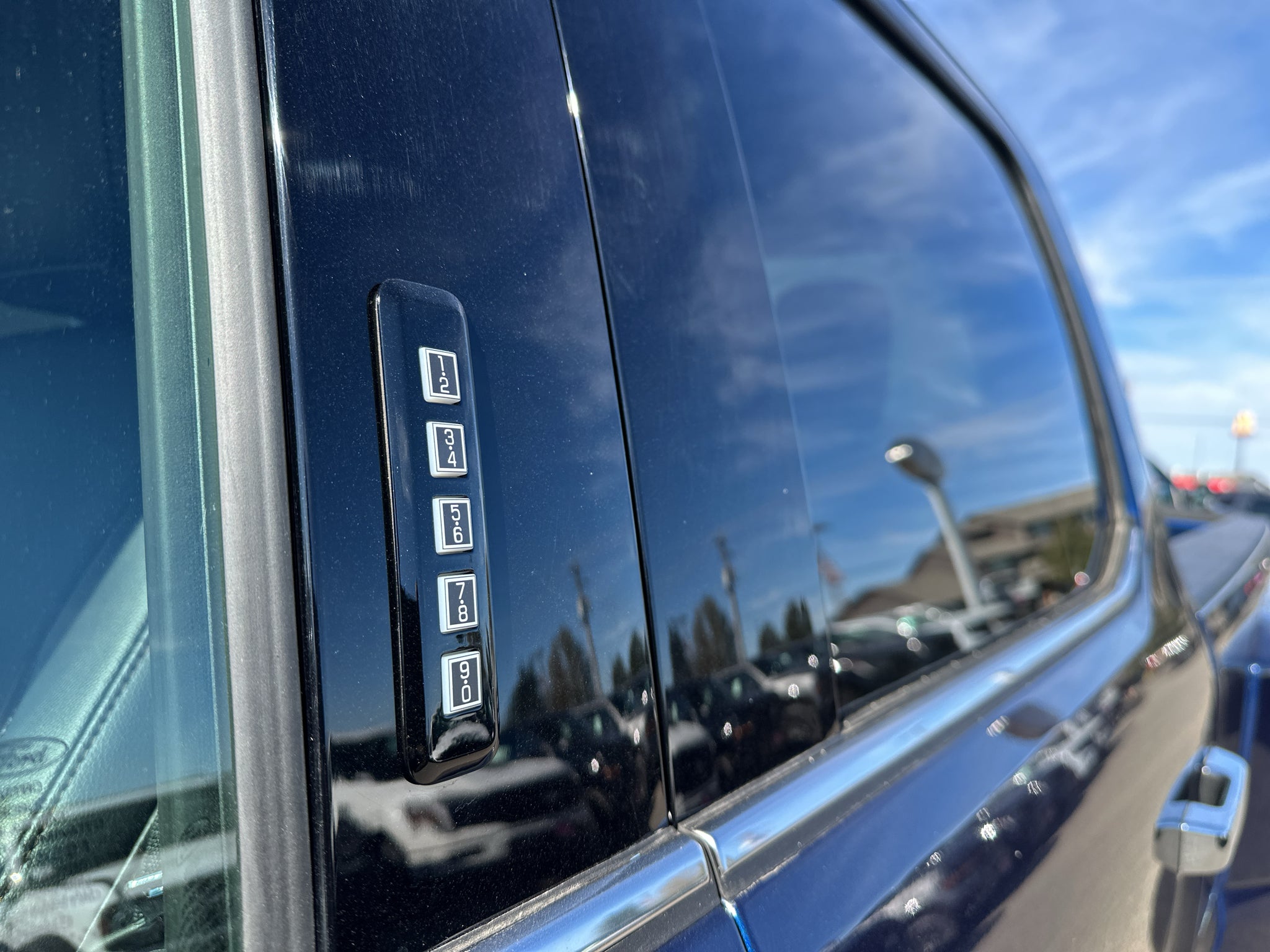 2027 Ford F-350 LARIAT