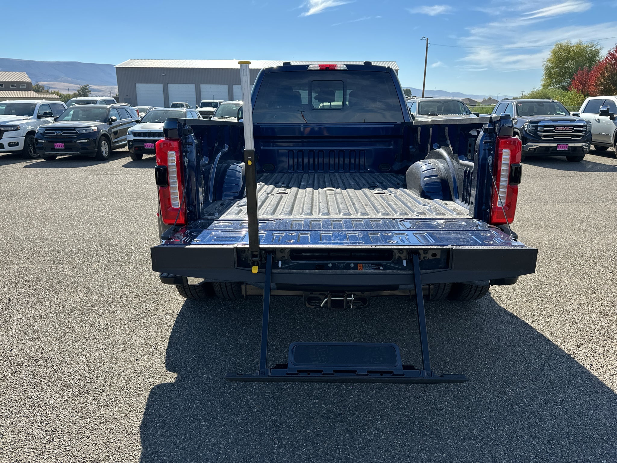 2027 Ford F-350 LARIAT