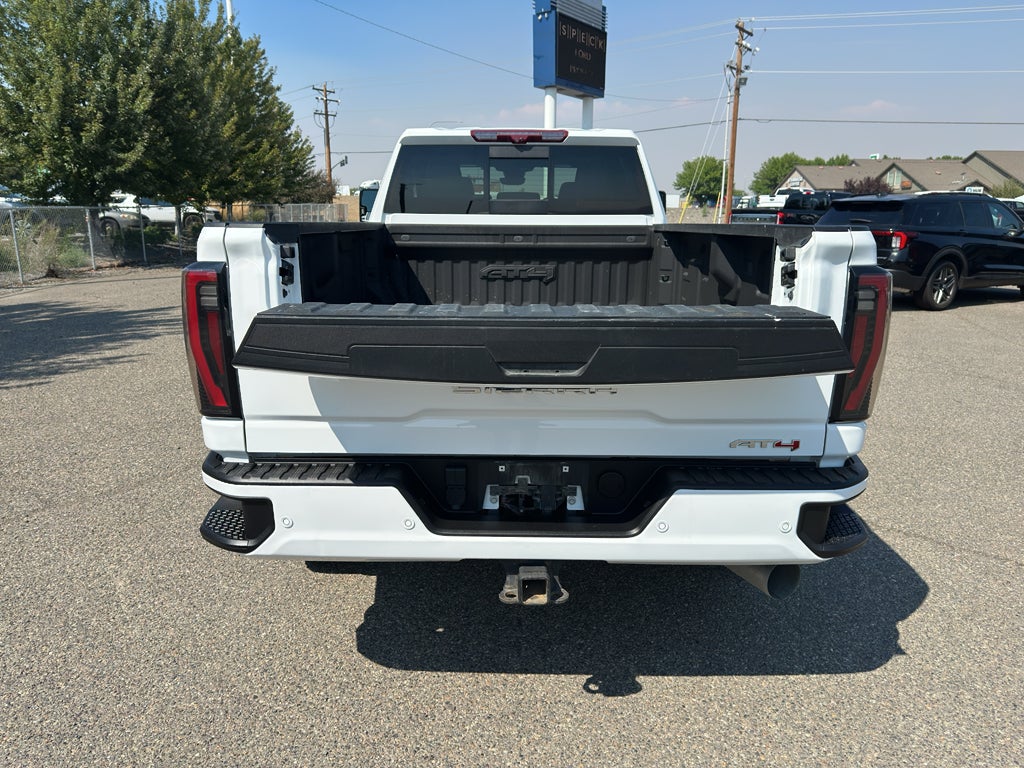 2024 GMC Sierra AT4