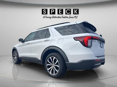 2025 Ford Explorer ST-Line