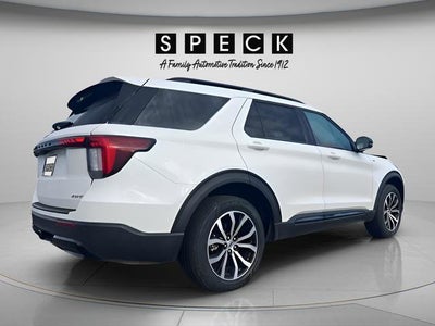 2025 Ford Explorer ST-Line