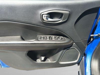 2020 Jeep Compass Latitude w/Sun/Wheel Pkg