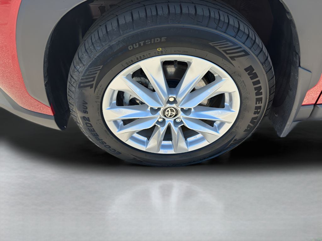 2024 Toyota Corolla Cross LE