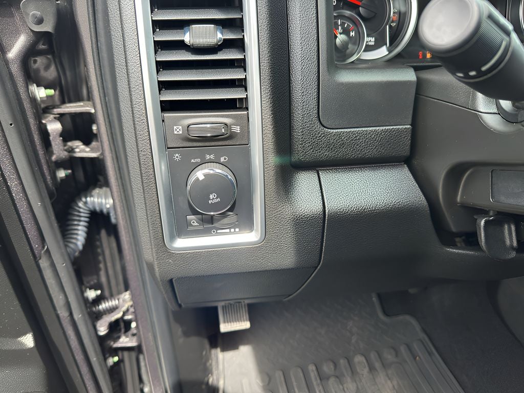 2022 RAM 1500 Classic SLT