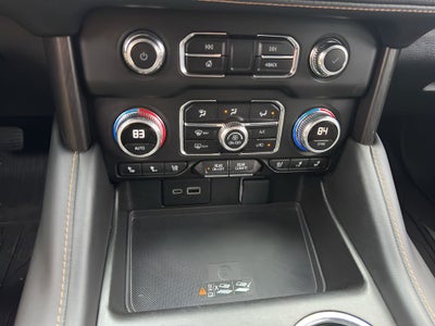 2024 GMC Yukon XL AT4