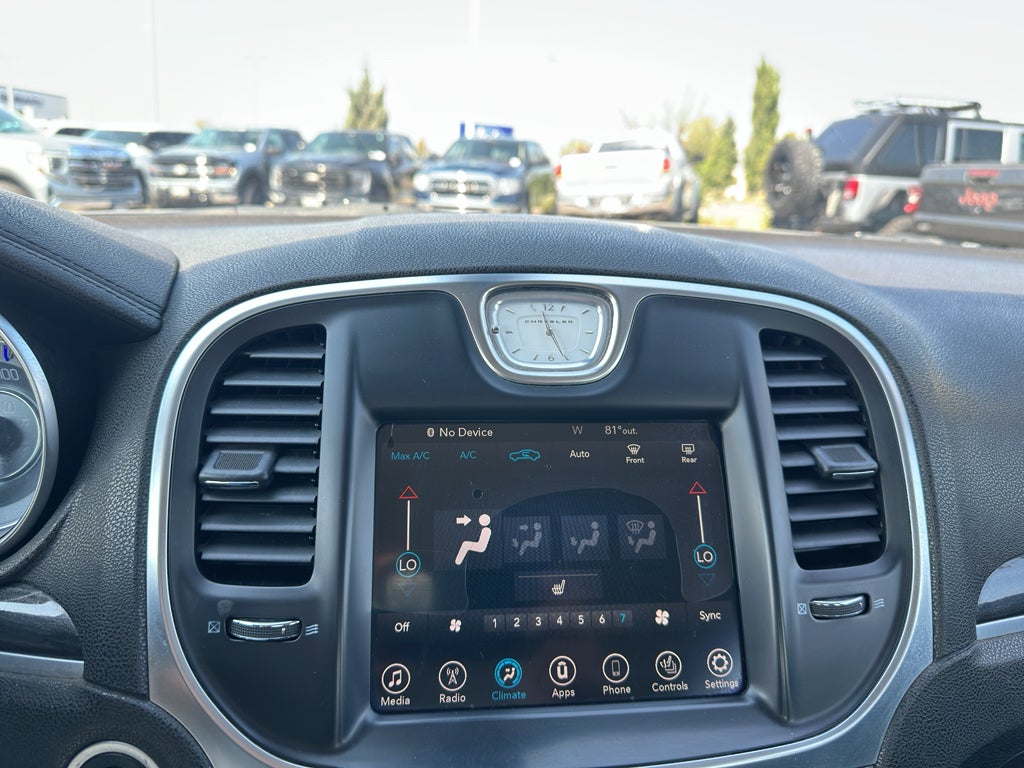 2017 Chrysler 300 Limited AWD