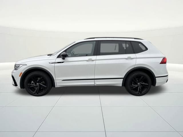 2023 Volkswagen Tiguan SE R-Line Black