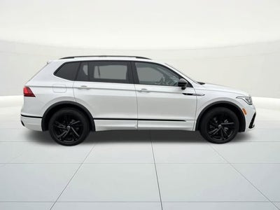 2023 Volkswagen Tiguan SE R-Line Black