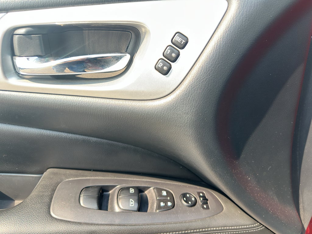 2017 Nissan Pathfinder SL