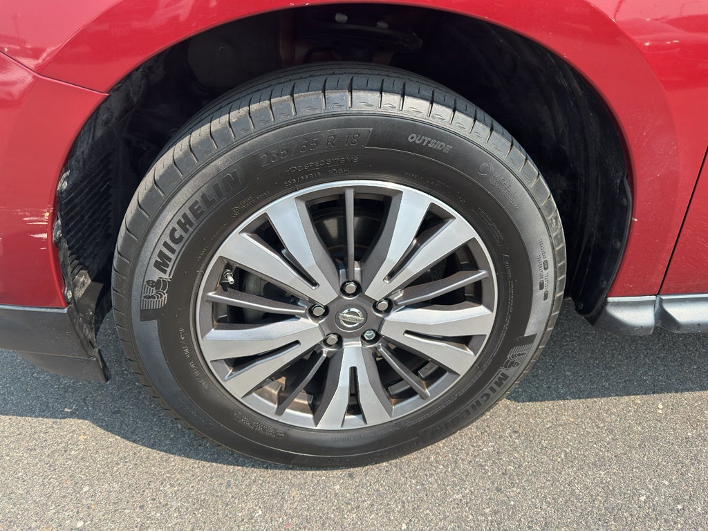 2017 Nissan Pathfinder SL