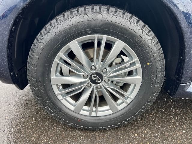 2021 INFINITI QX80 LUXE