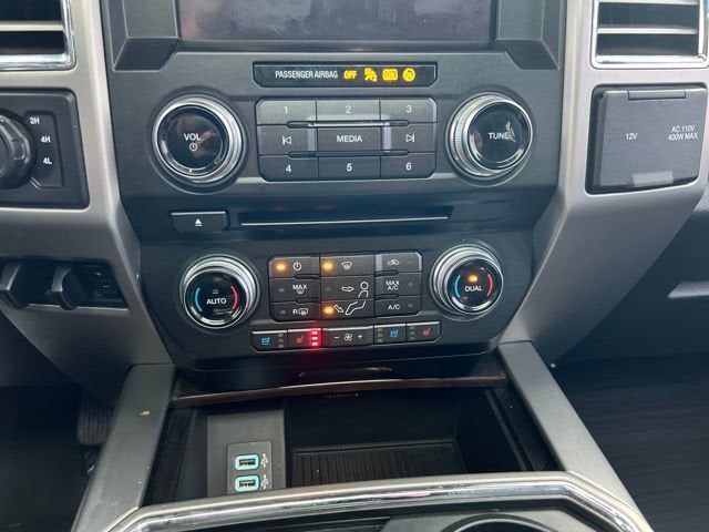 2017 Ford Super Duty F-350 DRW Lariat