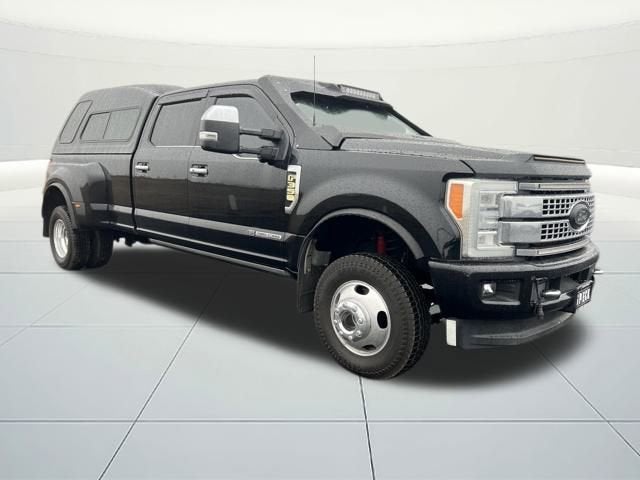 2017 Ford Super Duty F-350 DRW Lariat