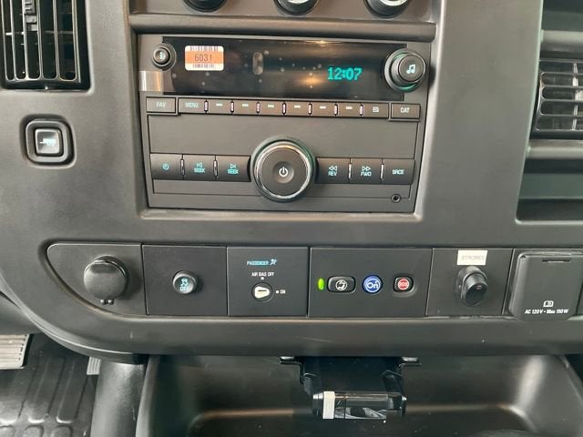 2025 Chevrolet Express Cutaway 3500 1WT