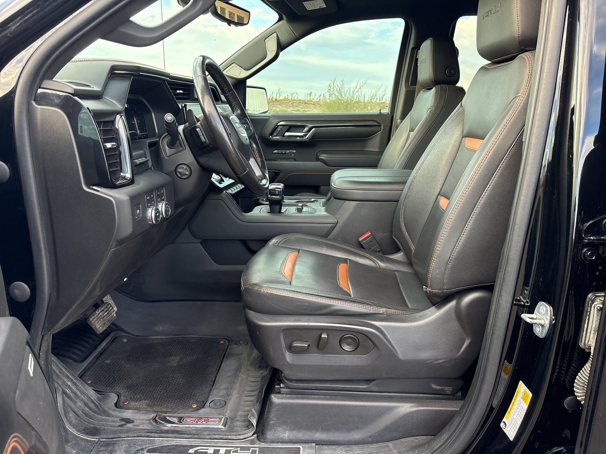 2023 GMC Sierra 1500 AT4