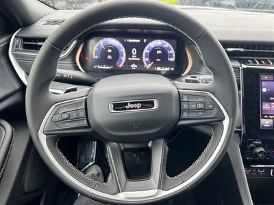 2025 Jeep Grand Cherokee GRAND CHEROKEE LAREDO 4X4