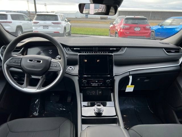 2025 Jeep Grand Cherokee GRAND CHEROKEE LAREDO 4X4