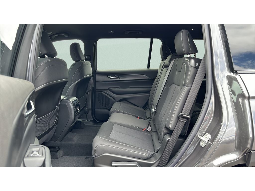 2026 Jeep Grand Cherokee GRAND CHEROKEE L LAREDO 4X4