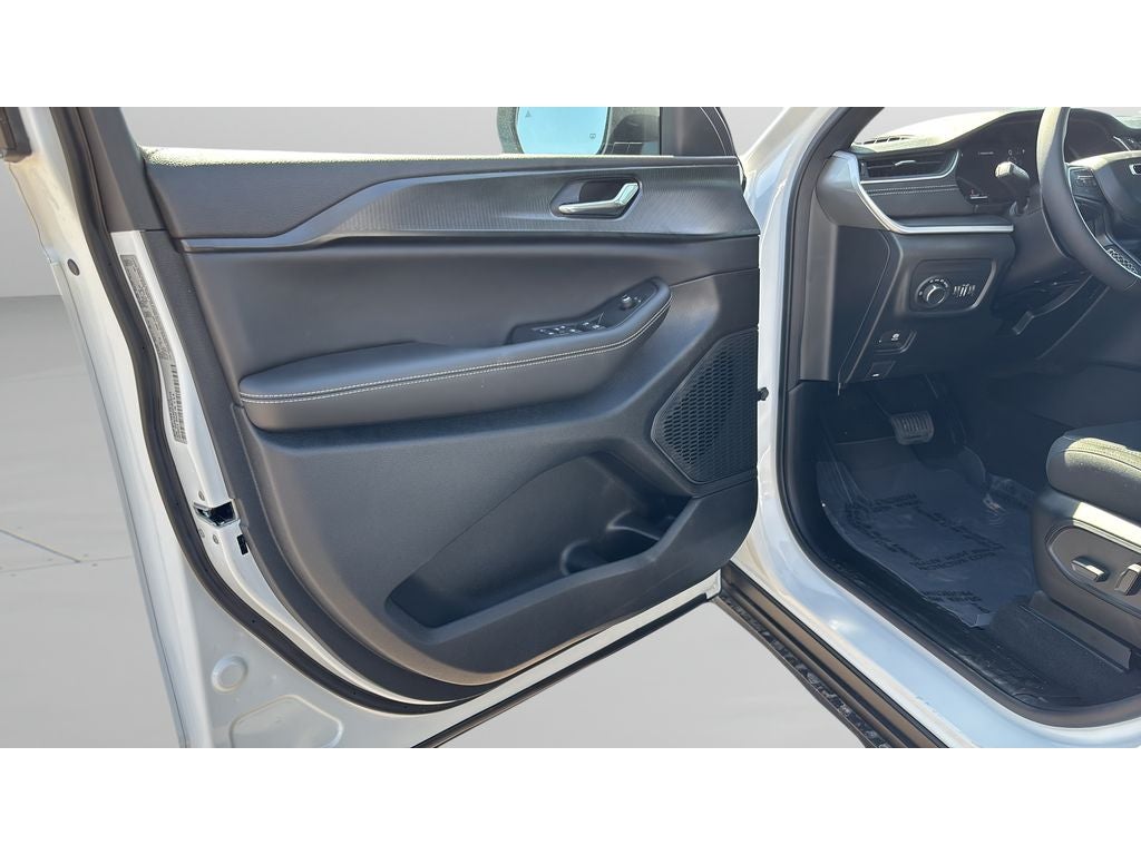 2026 Jeep Grand Cherokee GRAND CHEROKEE L LAREDO 4X4