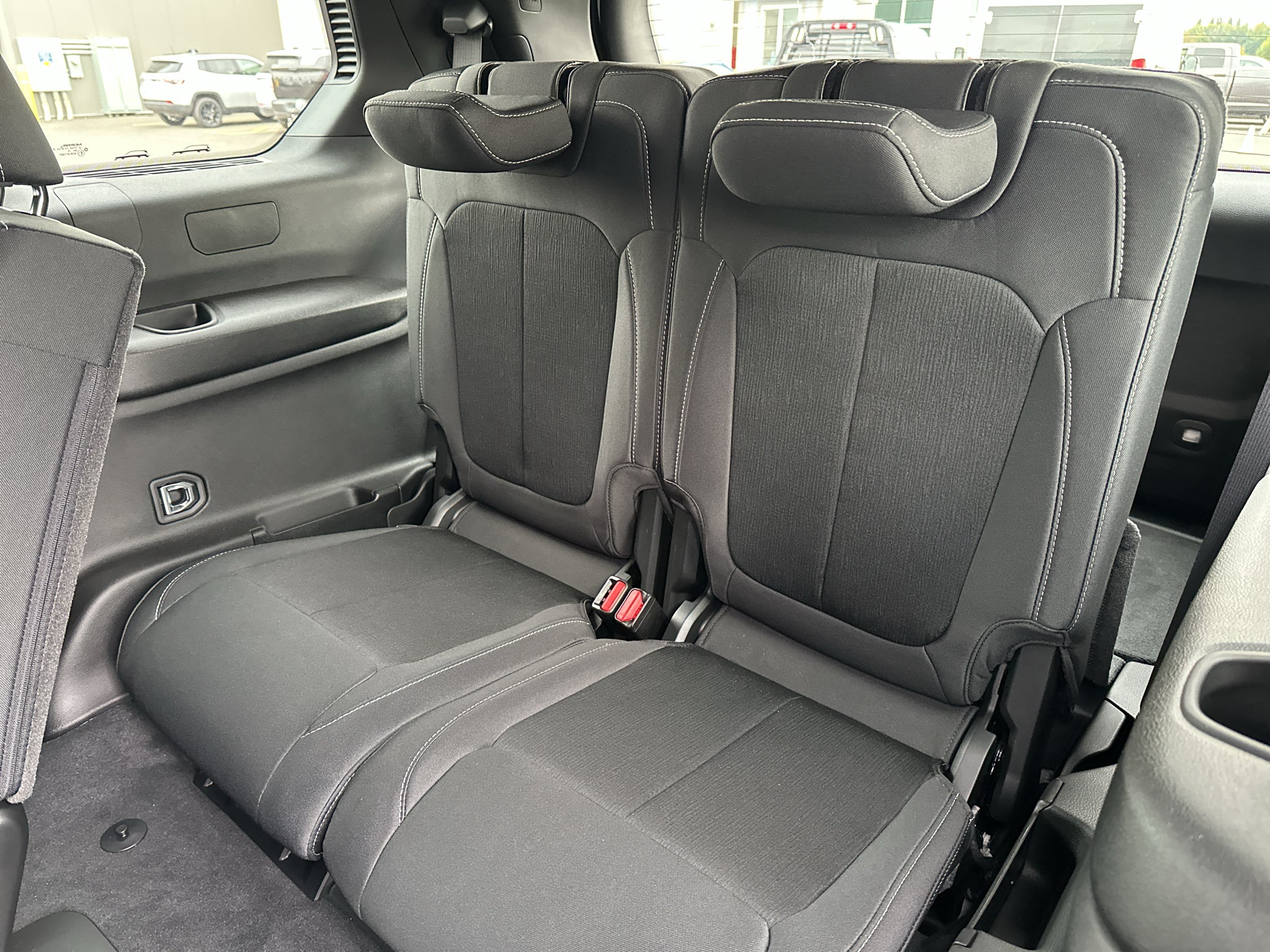 2026 Jeep Grand Cherokee GRAND CHEROKEE L LAREDO 4X4