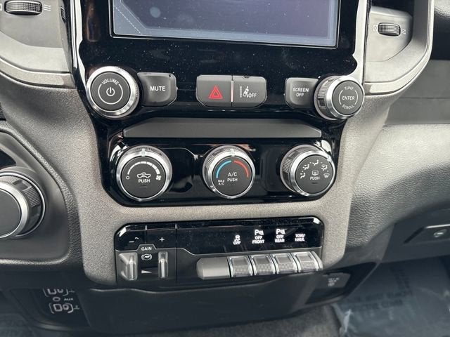 2026 RAM Ram 1500 RAM 1500 TRADESMAN CREW CAB 4X4 5'7' BOX