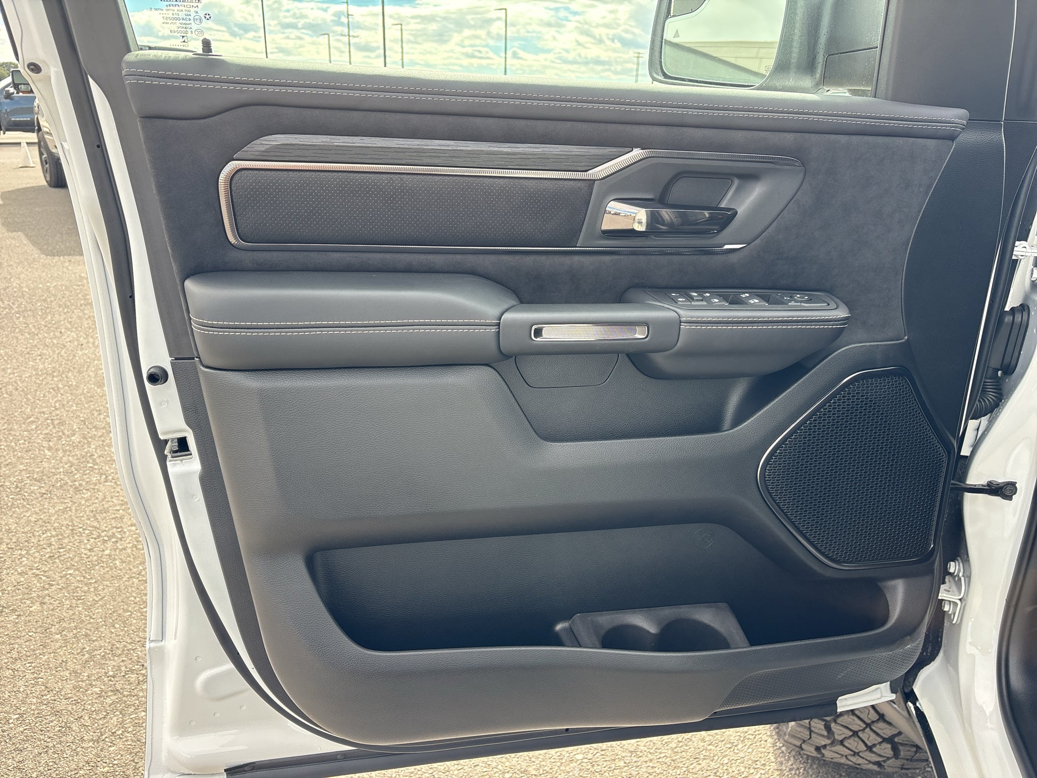 2027 RAM Ram 1500 RAM 1500 RHO CREW CAB 4X4 5'7' BOX