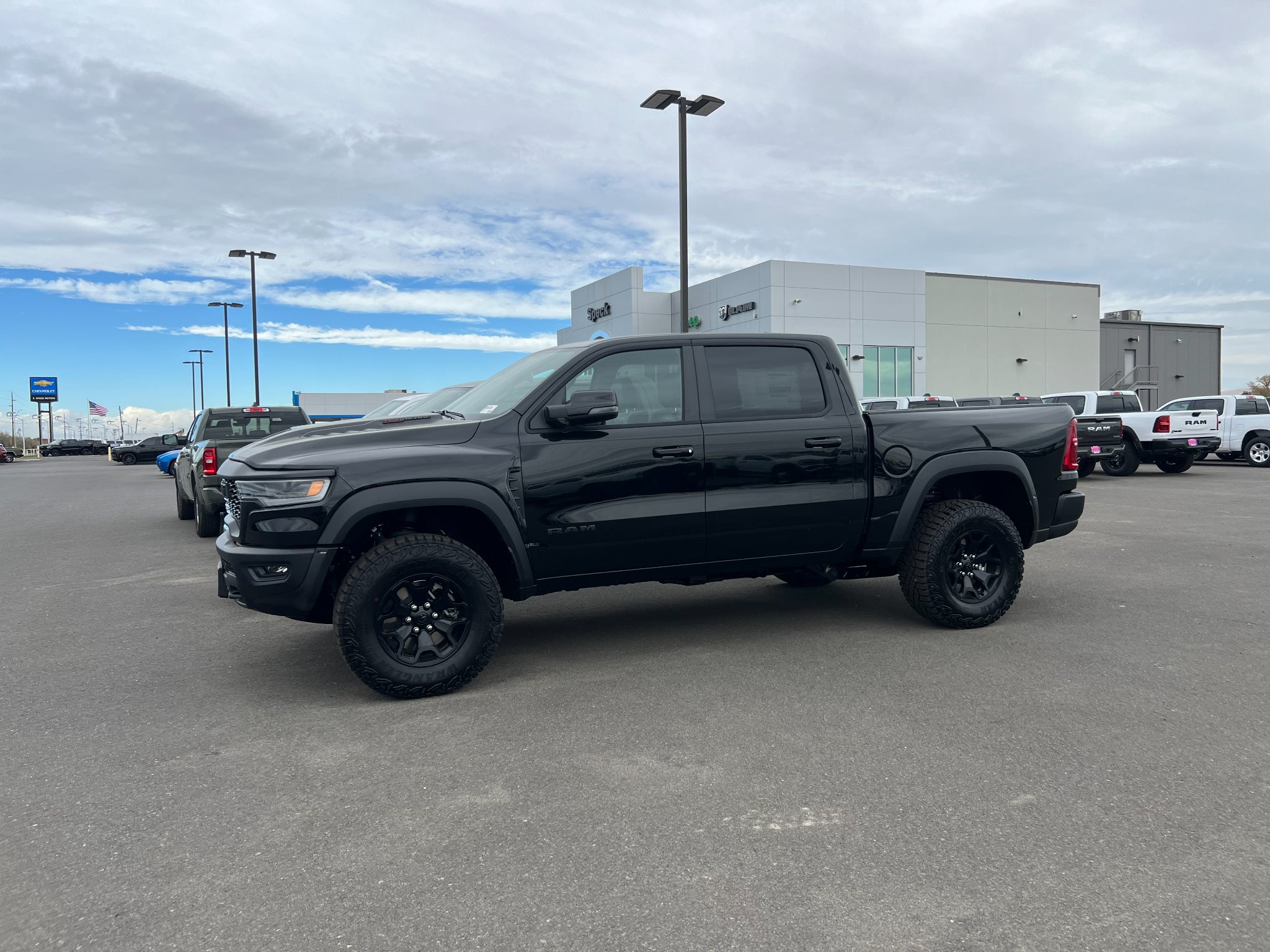 2027 RAM Ram 1500 RAM 1500 RHO CREW CAB 4X4 5'7' BOX