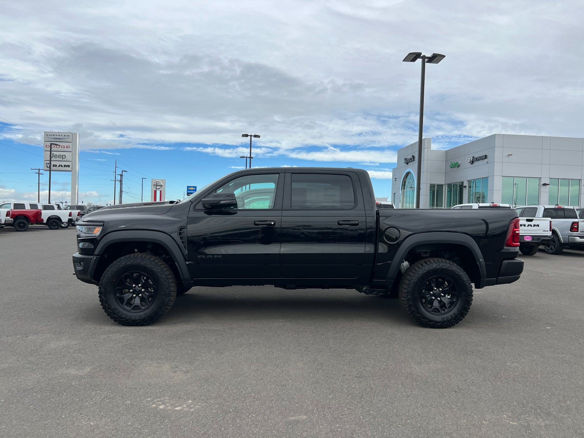 2027 RAM Ram 1500 RAM 1500 RHO CREW CAB 4X4 5'7' BOX