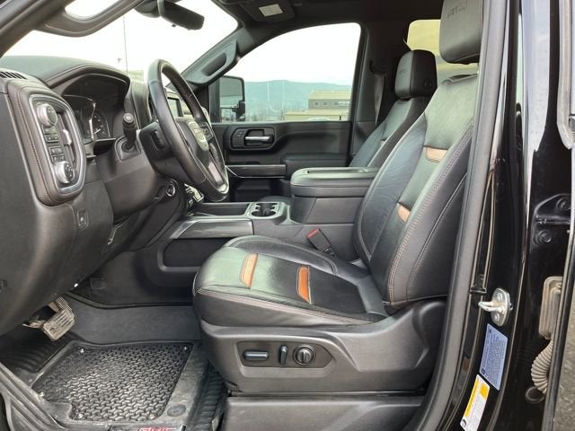 2022 GMC Sierra 2500HD 4WD Crew Cab Standard Bed AT4