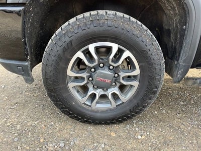 2022 GMC Sierra 2500HD 4WD Crew Cab Standard Bed AT4