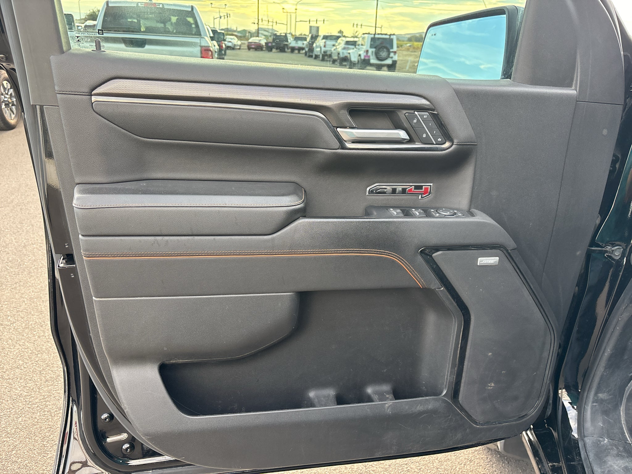2023 GMC Sierra 1500 4WD Crew Cab Short Box AT4