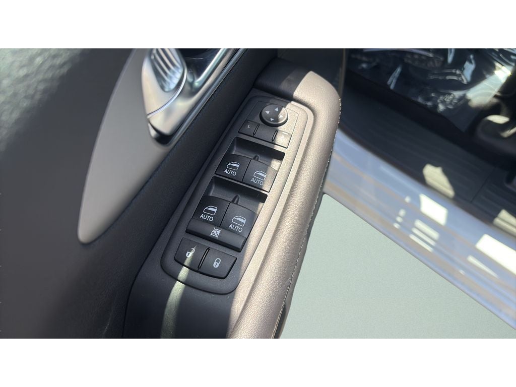 2027 Chrysler Pacifica PACIFICA SELECT
