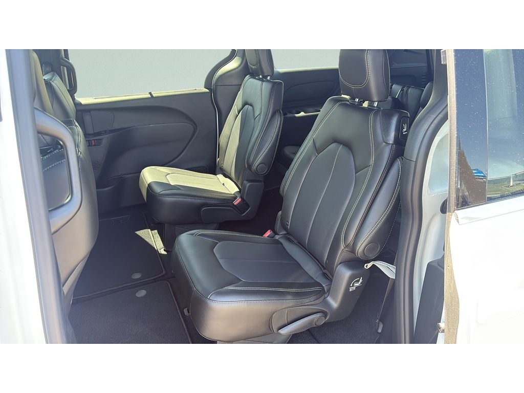 2027 Chrysler Pacifica PACIFICA SELECT