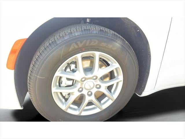 2027 Chrysler Pacifica PACIFICA SELECT
