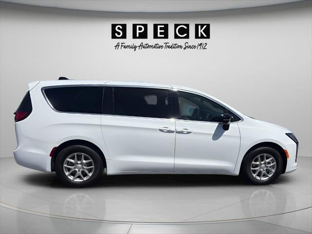 2027 Chrysler Pacifica PACIFICA SELECT