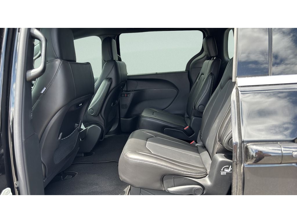 2027 Chrysler Pacifica PACIFICA SELECT AWD