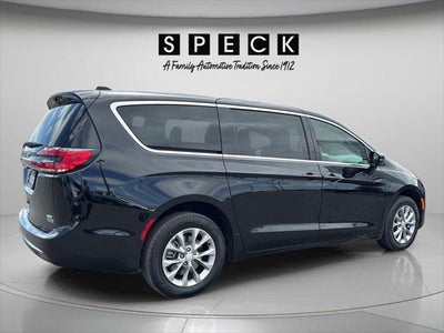 2027 Chrysler Pacifica PACIFICA SELECT AWD