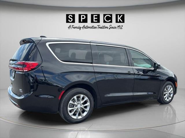 2027 Chrysler Pacifica PACIFICA SELECT AWD