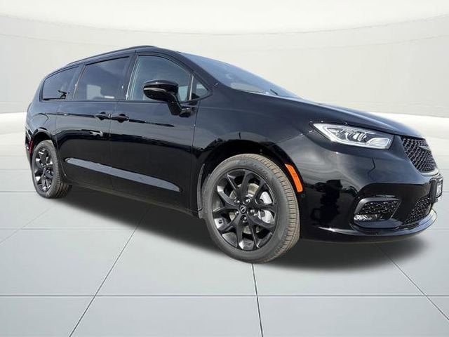 2026 Chrysler Pacifica PACIFICA SELECT AWD